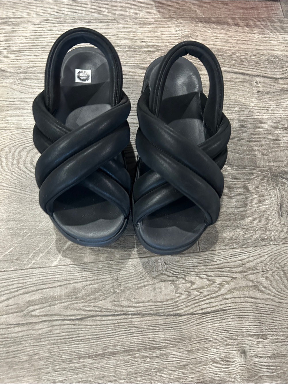 Nike Air Max Isla Black  Sandals